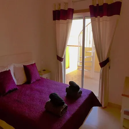 Golf 2 Bed Apt Dm *