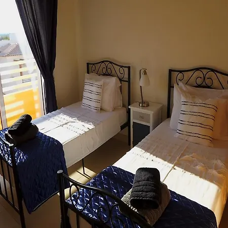 Golf 2 Bed Apt Dm Apartman